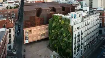 visita-dinamizada-edificio-caixaforum